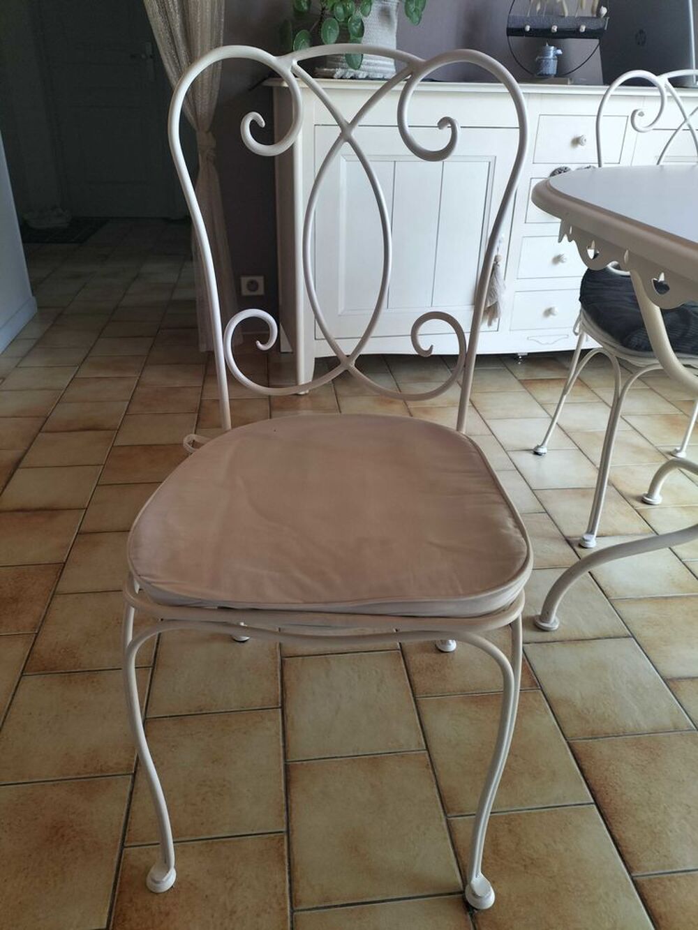 table et 4 chaises Meubles