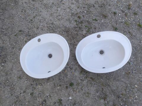 2 lavabos 10 Saint-Martin-de-Laye (33)