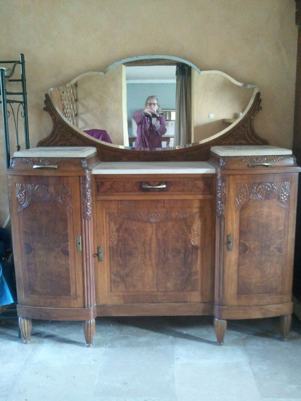 Buffet 1930 en noyer : 3 portes + miroir dessus pierre Meubles