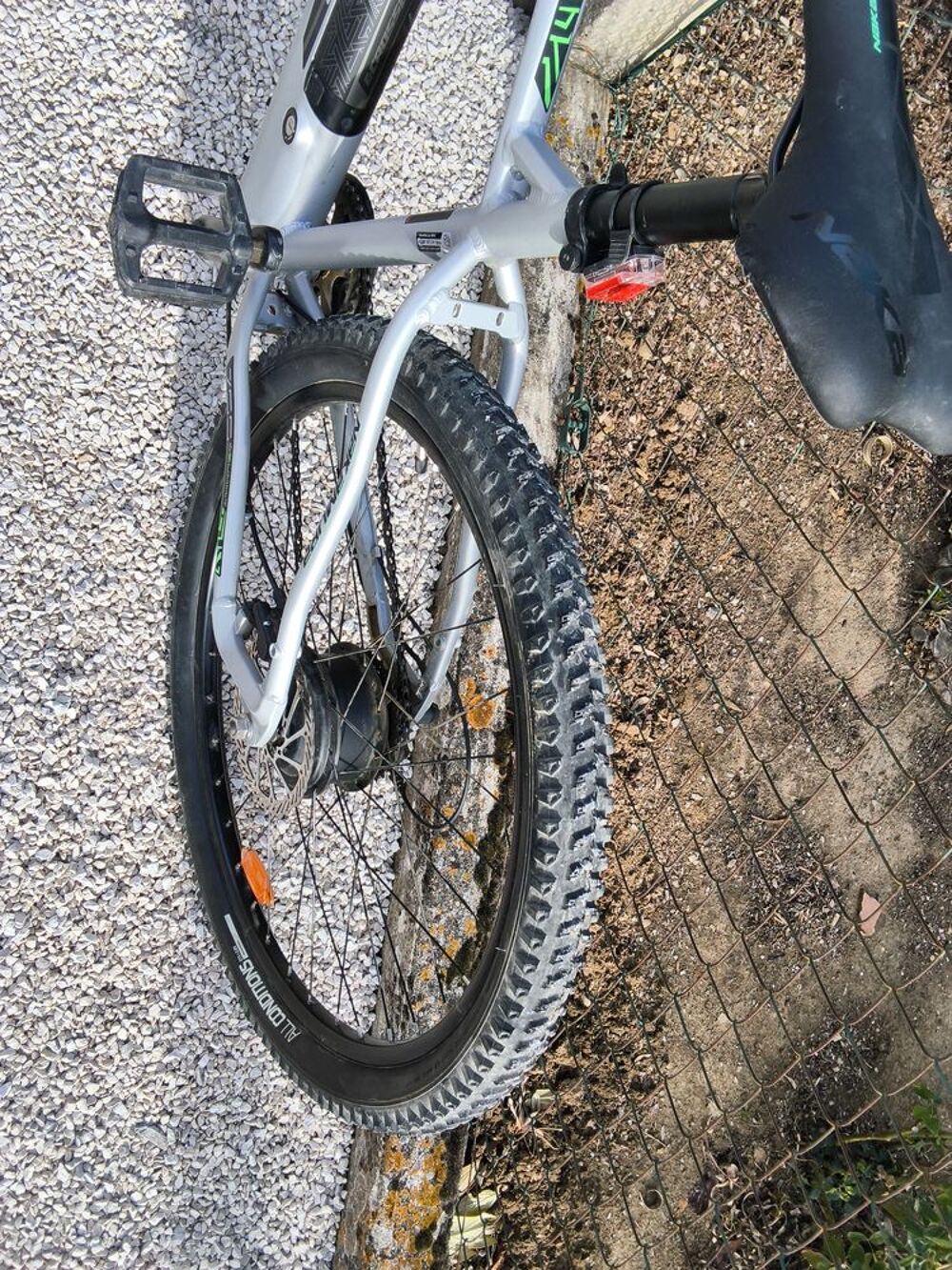 VTT &eacute;lectrique NAKAMURA SUMMIT E700 Vélos