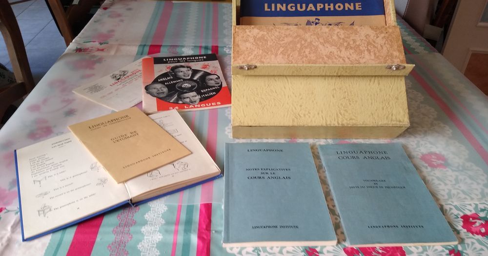 Ancien Coffret LINGUAPHONE INSTITUTE 