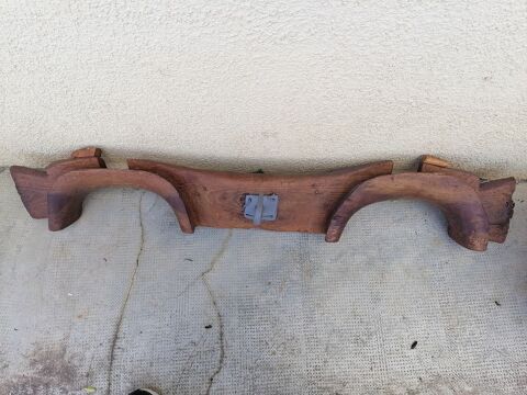 Joug restaur� en bois et m�tal  30 Lourdes (65)