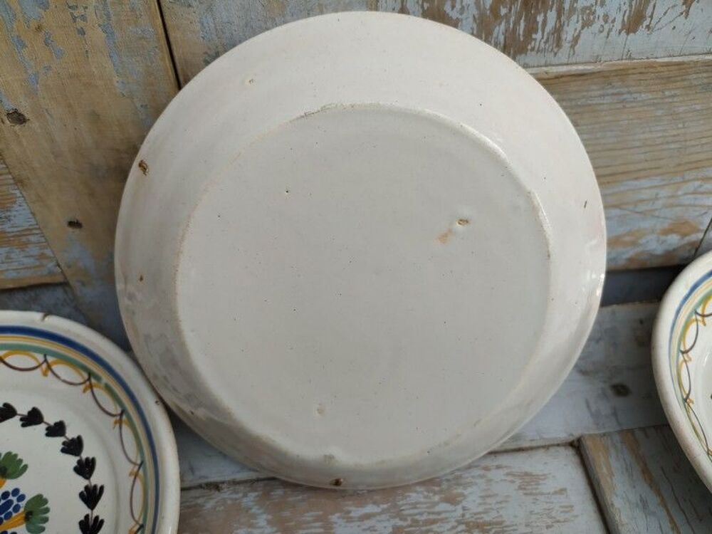 Assiettes en Fa&iuml;ence de Nevers ou Autre Décoration
