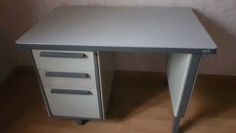 BUREAU MTALLIQUE STRAFOR 50 Grand-Fougeray (35)