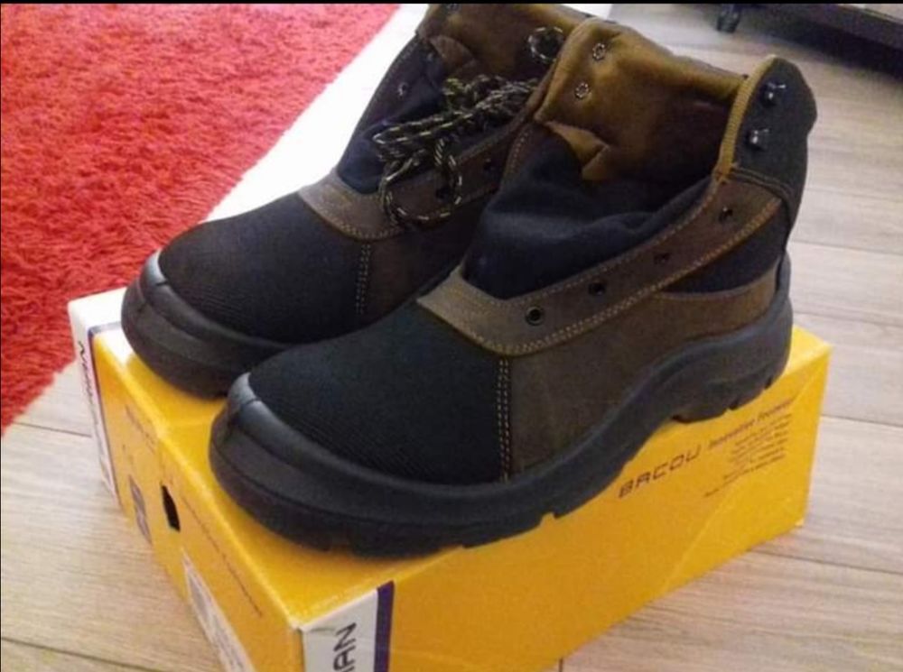 Chaussures de s&eacute;curit&eacute; neuves 40 ou 46 Chaussures
