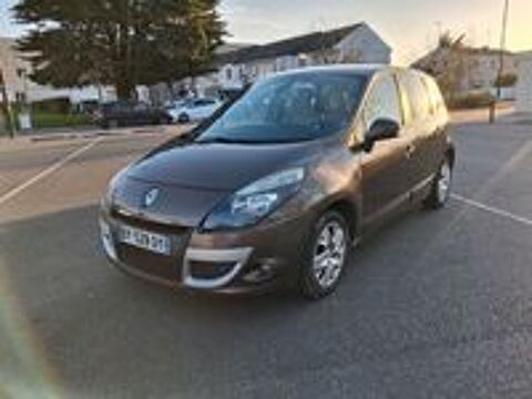 Sc&eacute;nic III Scenic III dCi 95 FAP eco2 Expression Euro 5 2011 2011 occasion 44000 Nantes
