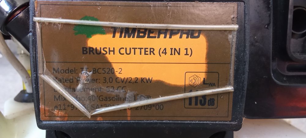 D&eacute;broussailleuse thermique TIMBERPRO 
R&eacute;vis&eacute; Bricolage