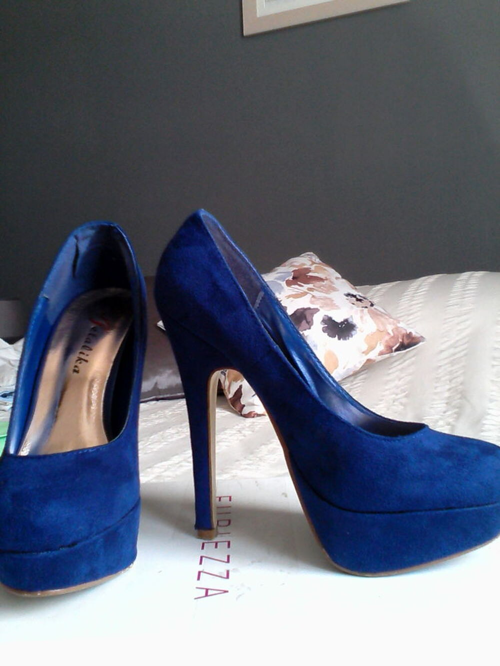 ESCARPINS BLEU ELECTRIQUE Chaussures