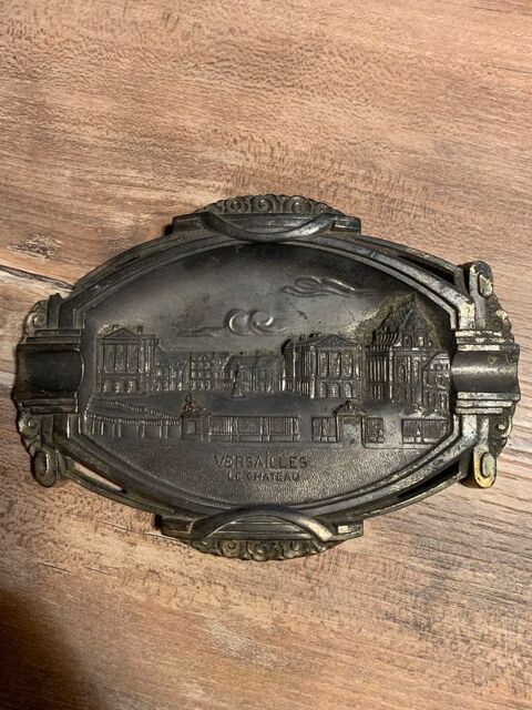 Plaque / cendrier en �tain motif  \'\' Ch�teau de Versailles  \'\' 30 Saleilles (66)