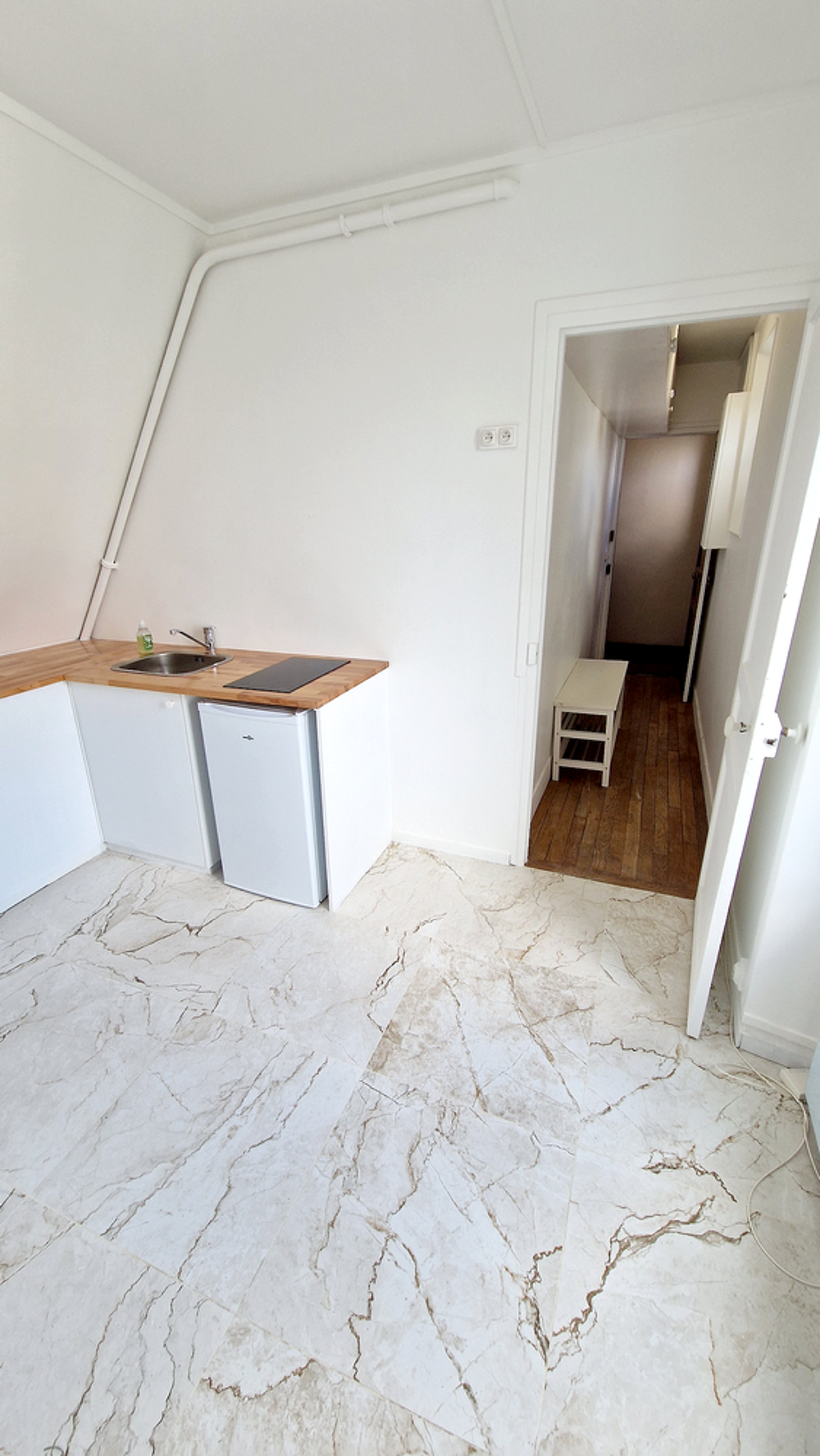 Vente Appartement Studio 14 m² rénové, Dernier étage, Levallois-Perret Levallois-perret
