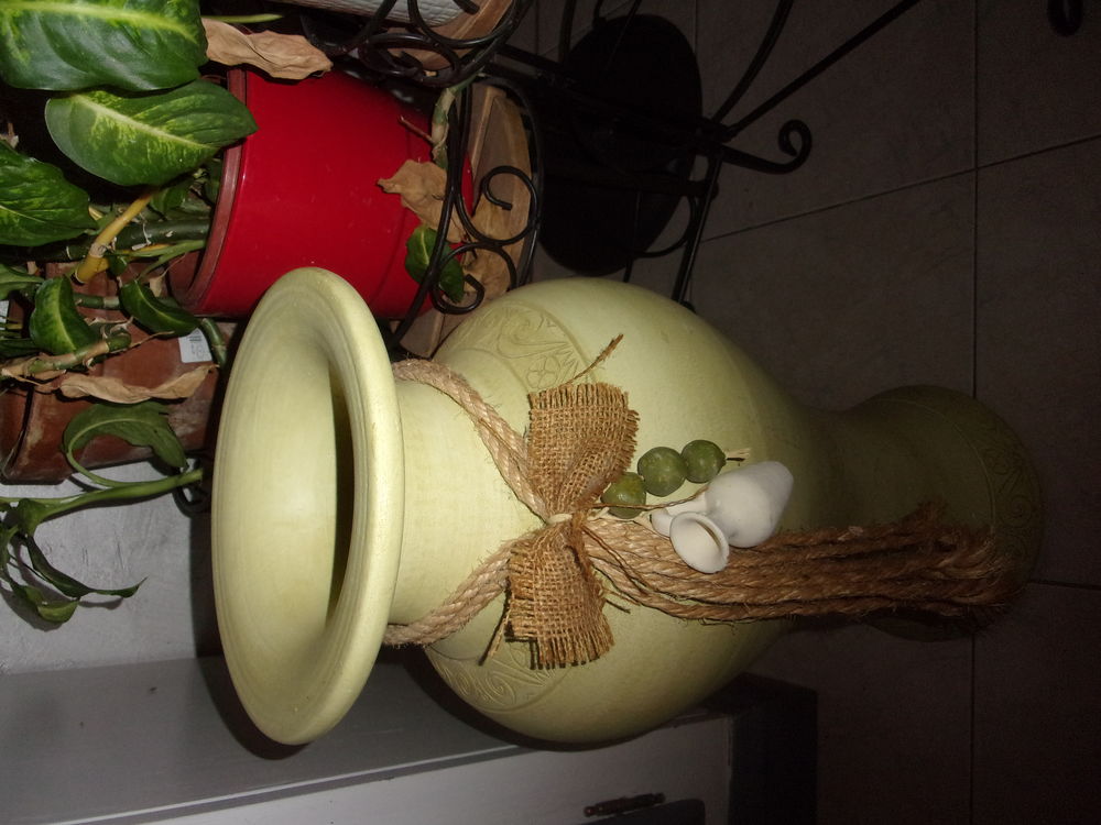 grande amphore de 50 cm et 21 de diam&egrave;tre vert anis Décoration