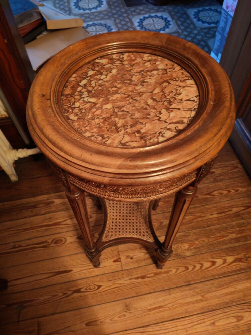 Ancienne sellette / Gu&eacute;ridon de style Louis XVI ? Marbre et Décoration
