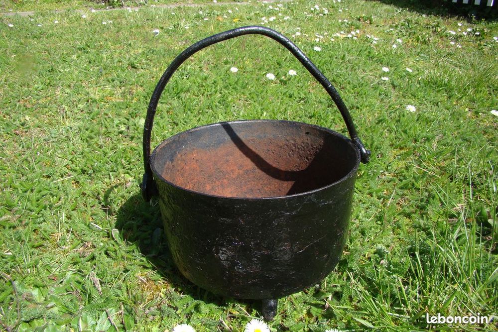 Ancien chaudron en fonte - ann&eacute;es 1930 (pour jardini&egrave;re) Jardin