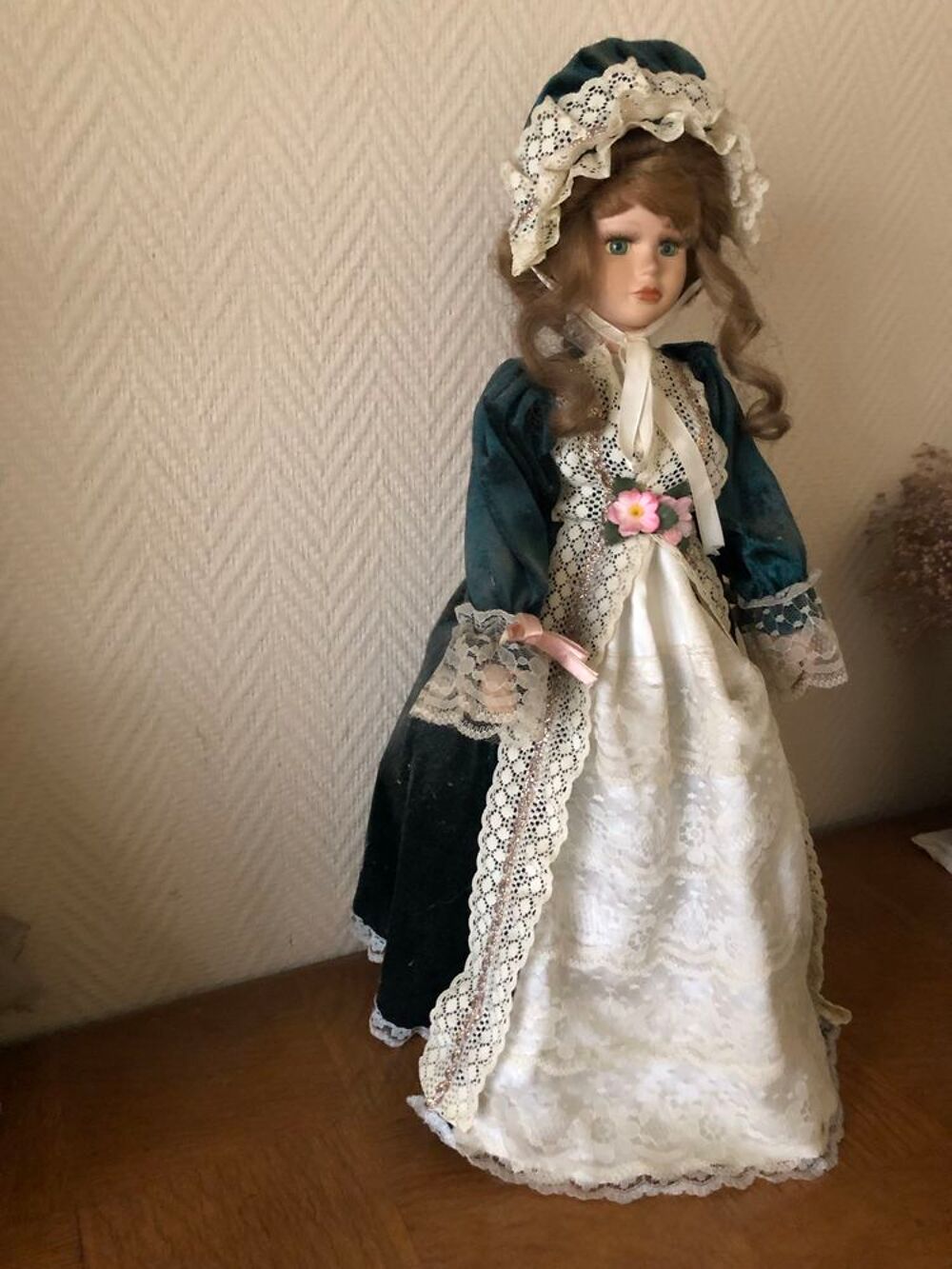Poupee ancienne style victorien 