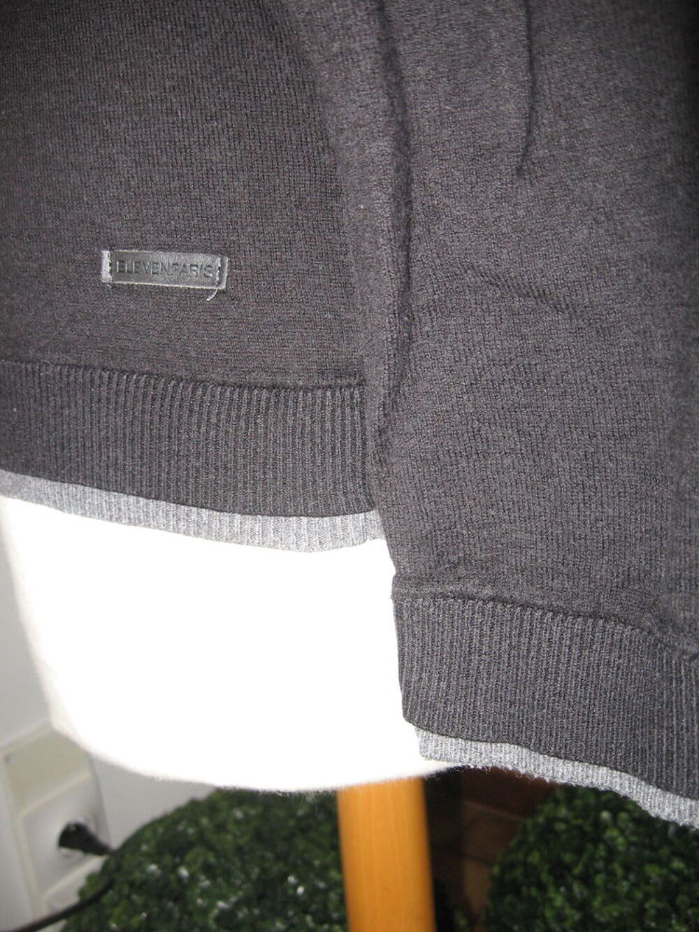 Pull l&eacute;ger Eleven Paris Vêtements
