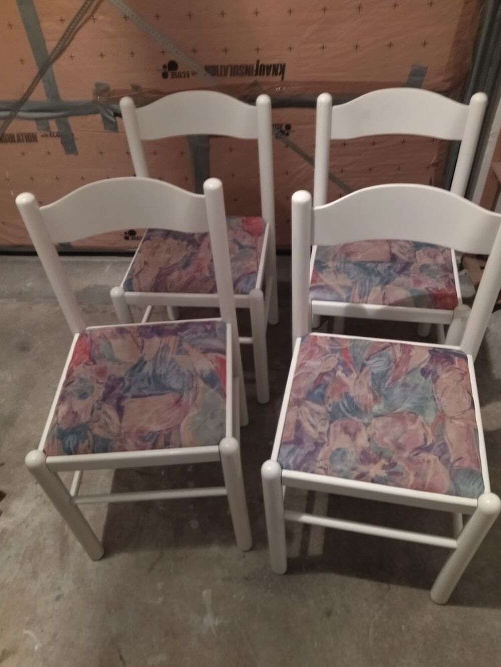 A SAISIR 4 CHAISES EN BOIS BLANC Meubles