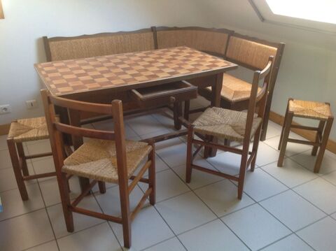 TABLE ET DEUX CHAISES en HTRE TRES BON ETAT
90 Trgunc (29)