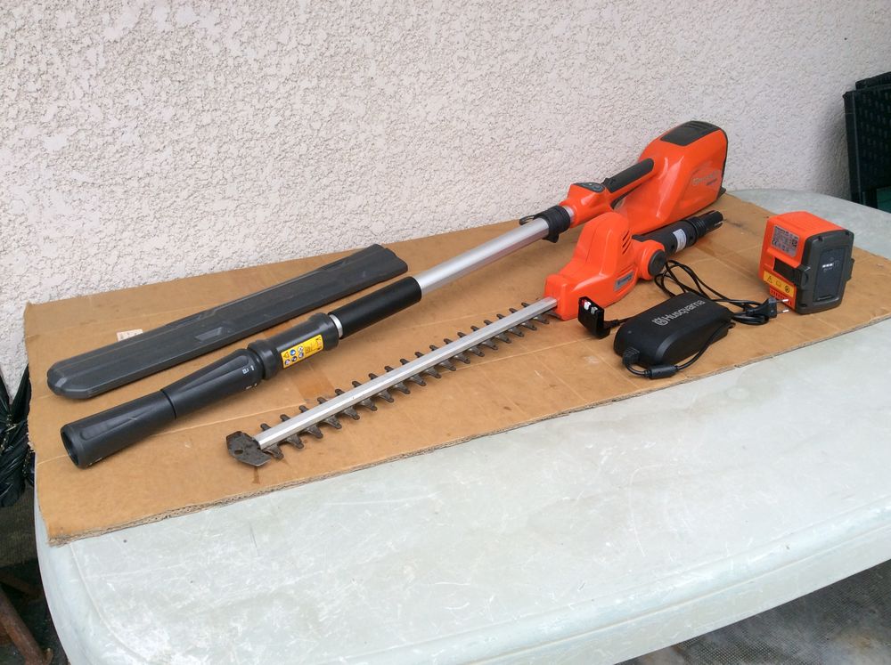 Taille haie HUSKVARNA &agrave; batterie t&eacute;lescopique 120iTK4-H Bricolage