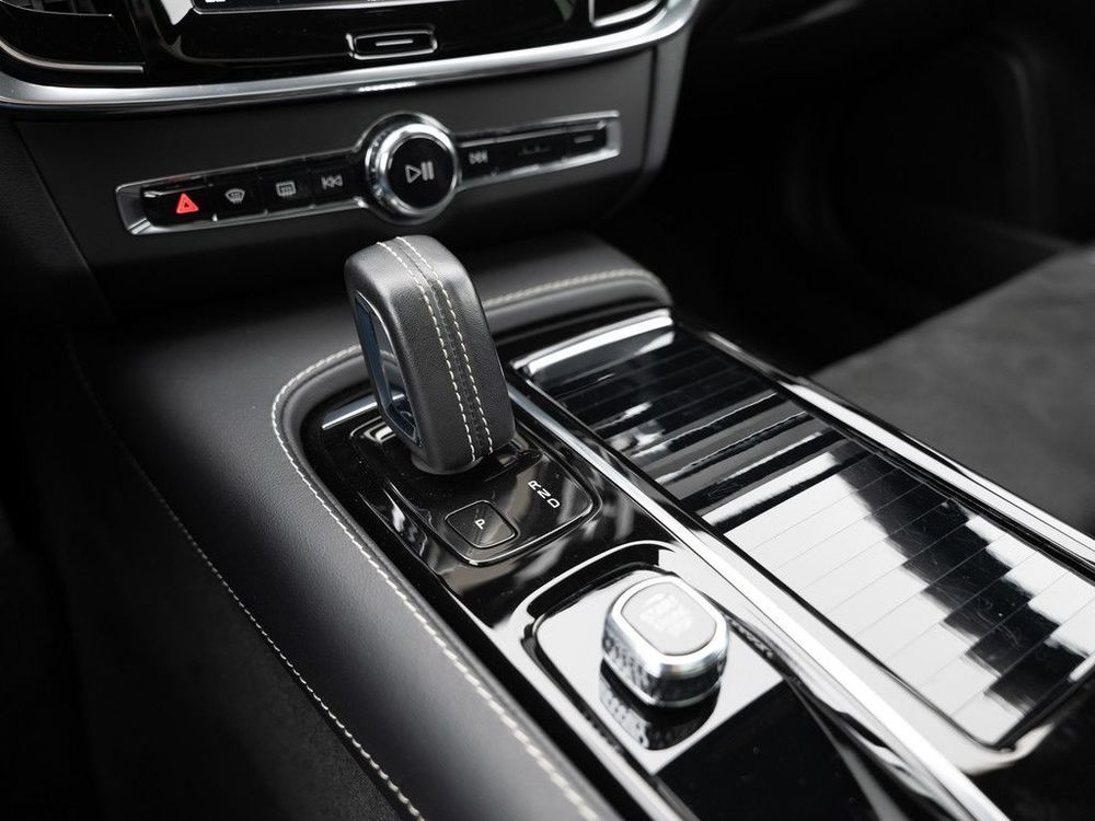 V90 T6 AWD Recharge 253 + 87 ch Geartronic 8 R-Design 2021 occasion 69007 Lyon