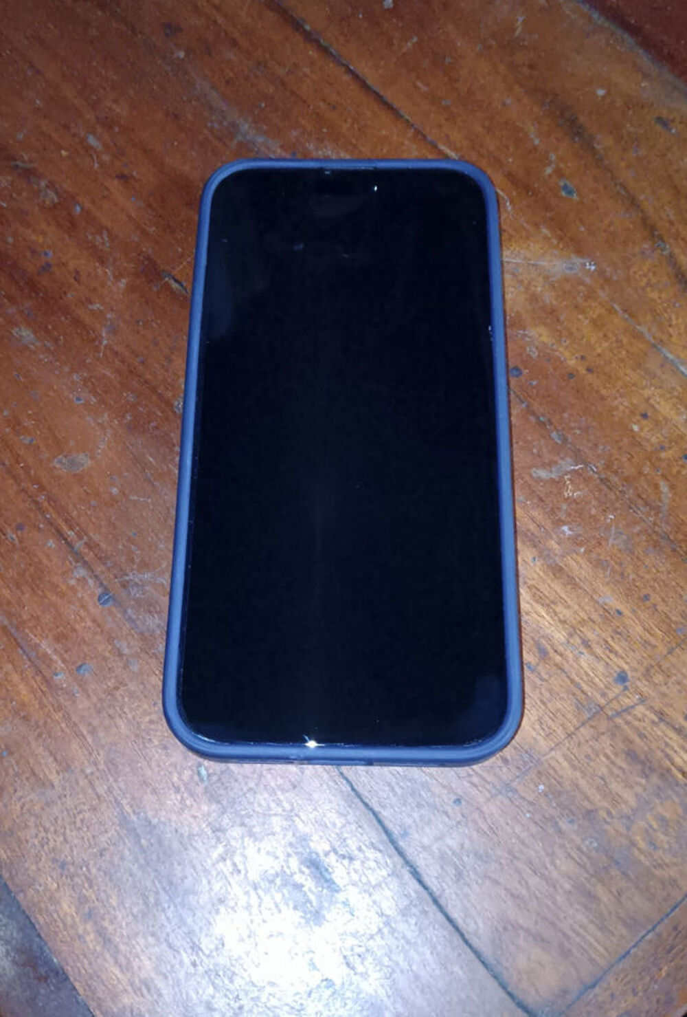 , iPhone 15 Pro Max en tr&egrave;s bon &eacute;tat Téléphones et tablettes