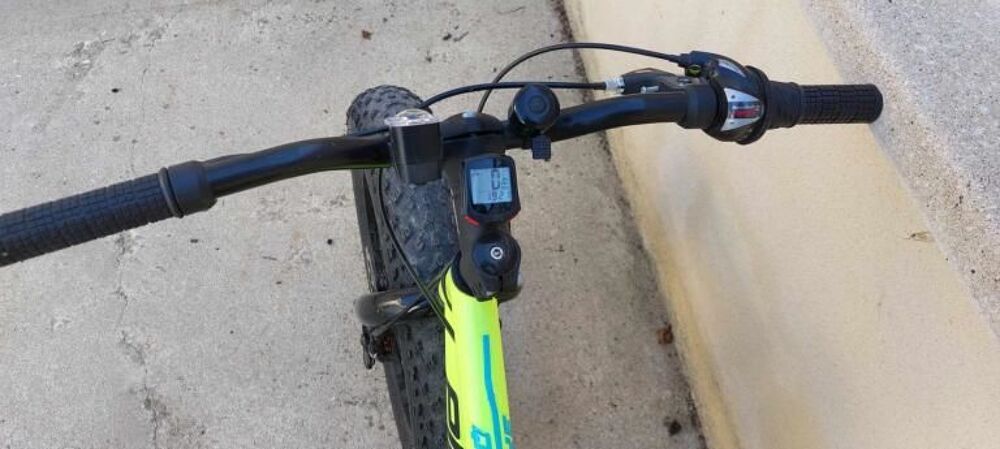 V&eacute;lo tout terrain jaune " Eleven " enfant 20 pouces . Vélos
