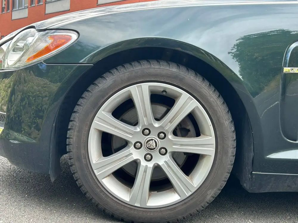XF 4.2 V8 - 298 Luxe Premium A 2008 occasion Binche