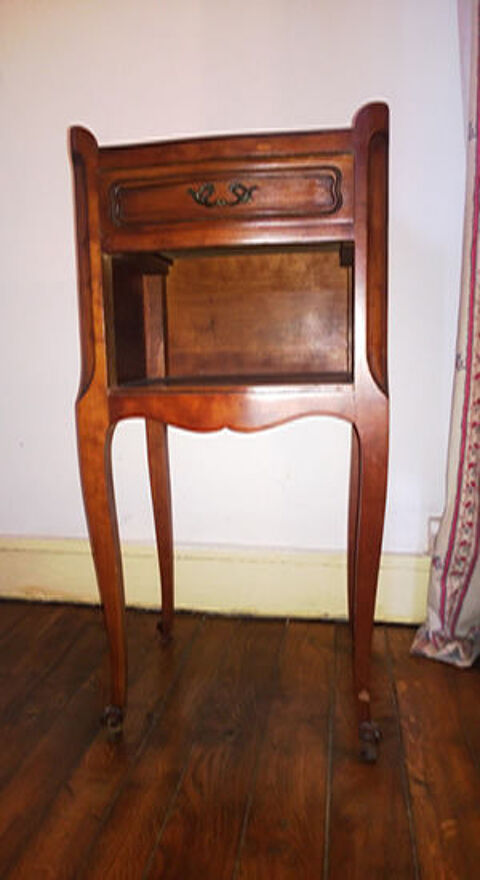table de nuit 15 L'le-Saint-Denis (93)