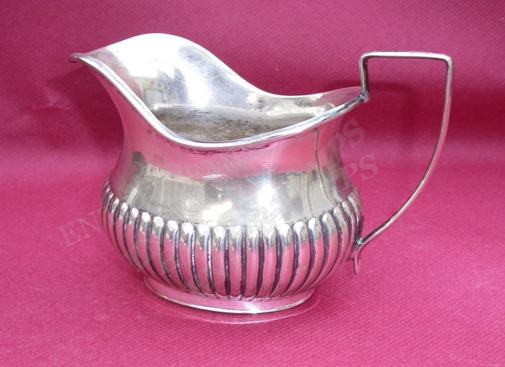 POT A LAIT CR&Egrave;ME E.P.N.S ENGLAND 7155 M&Eacute;TAL ARGENT&Eacute; Décoration