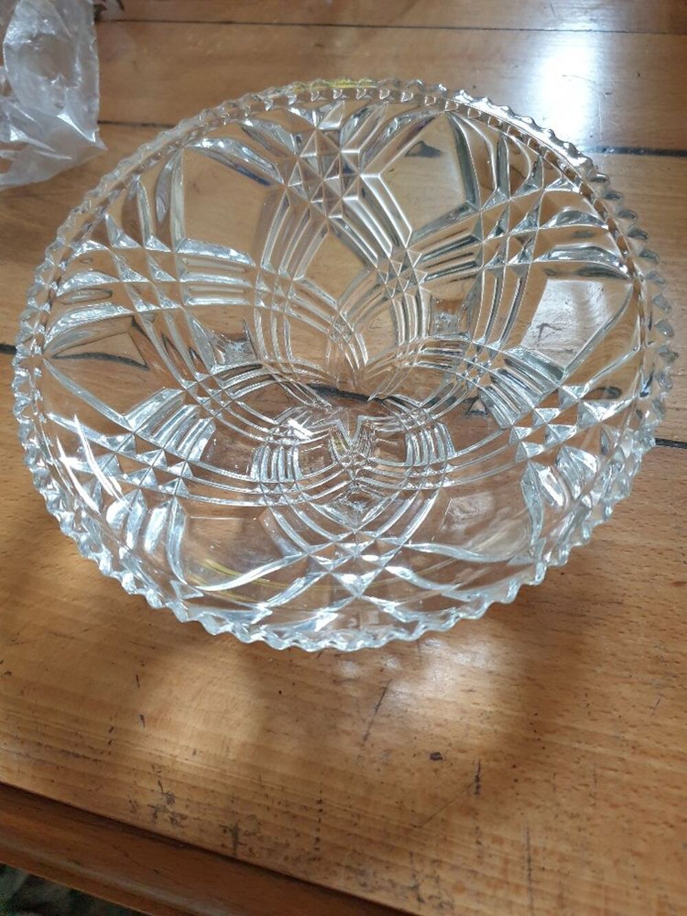 Petite coupe atypique en cristal sur 3 pieds Décoration