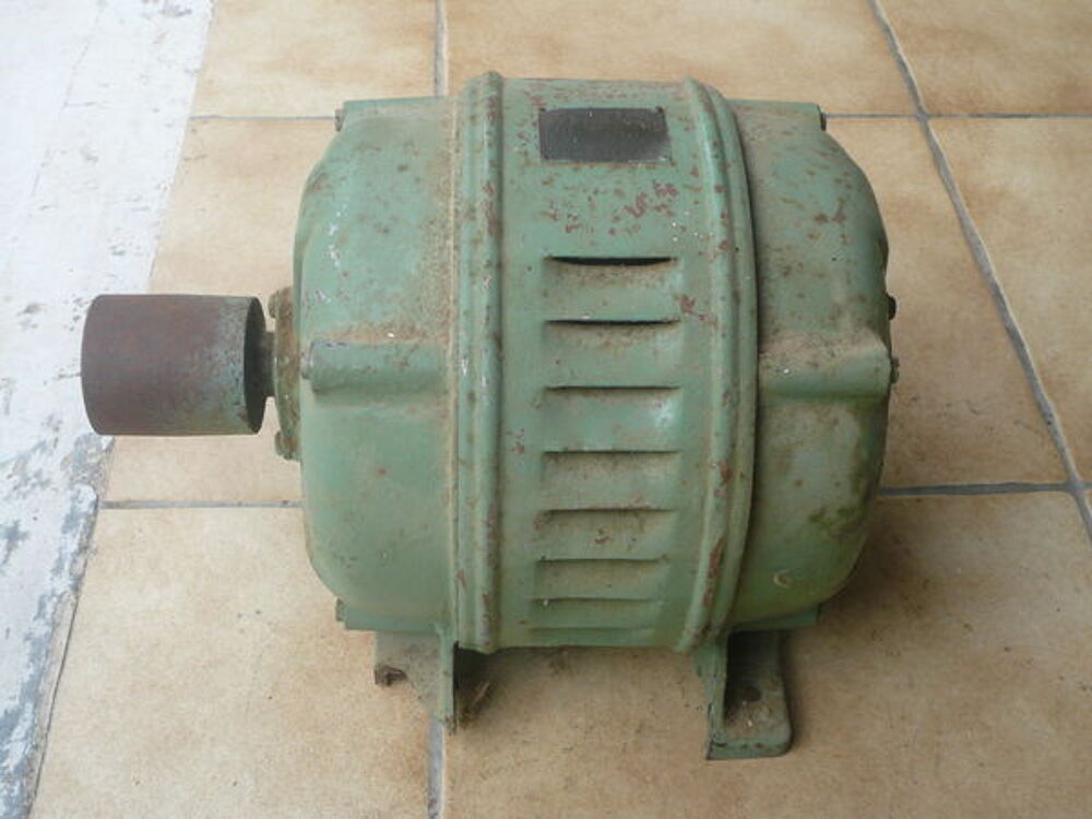 moteur &eacute;lectrique triphas&eacute; 220/380 Bricolage