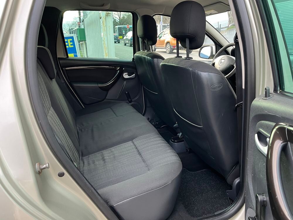 Duster 1.5 dCi 110 4x2 Laur&eacute;ate 2011 occasion 42700 Firminy