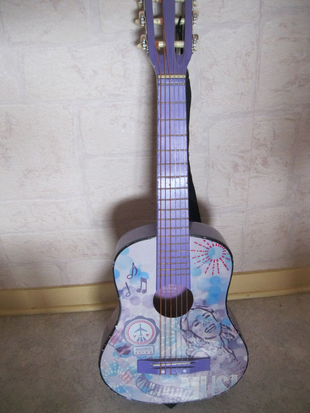 guitare fillette violeta Instruments de musique