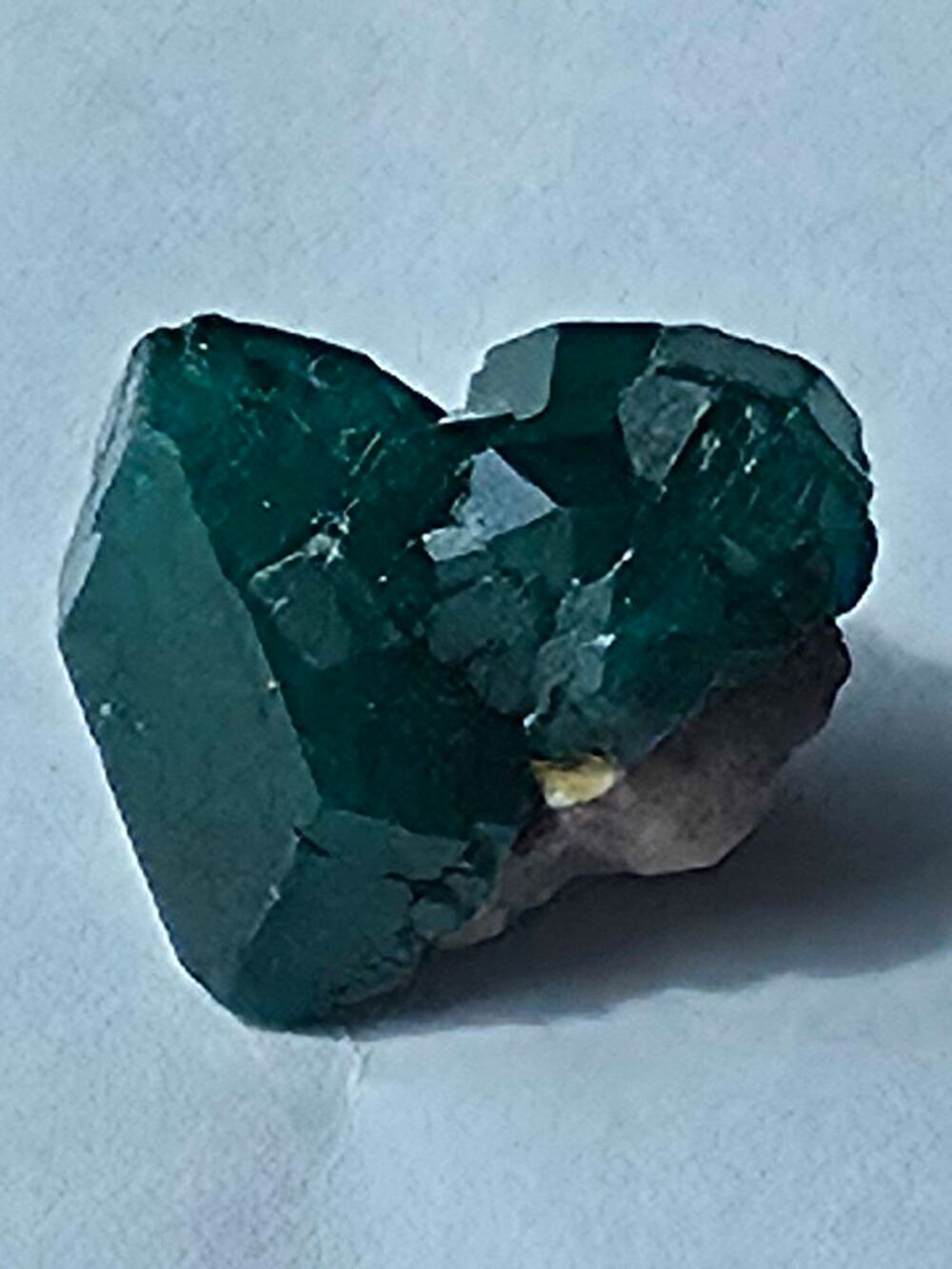 V&eacute;ritable cristal de Dioptase vert &eacute;meraude sur matrice (3g) 