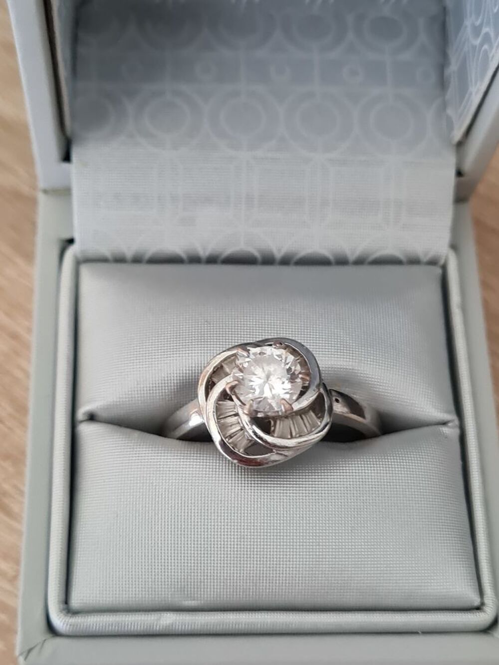 Bague or blanc 
