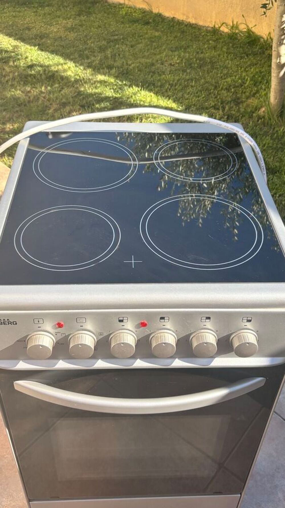 cuisini&egrave;re &eacute;lectrique plaques vitroc&eacute;ramiques Electroménager