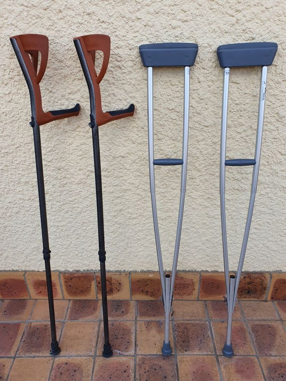 B&Eacute;QUILLES (M&eacute;dical) - 12 ou 10 € (2 mod&egrave;les) Bricolage