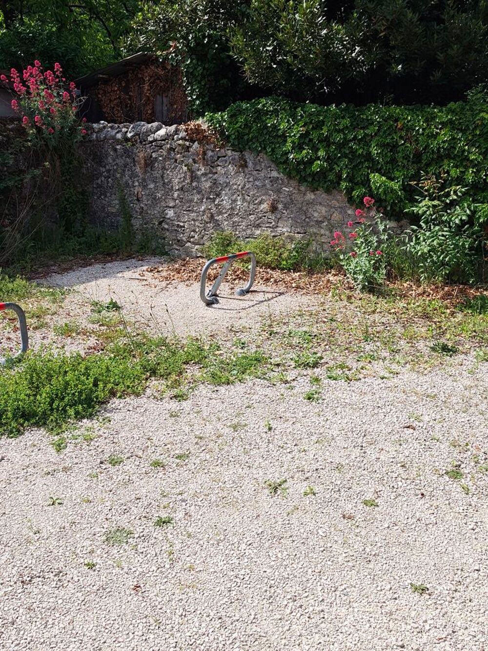 Vente Parking/Garage place de parking privée. 6900 euros à débattre. Sassenage