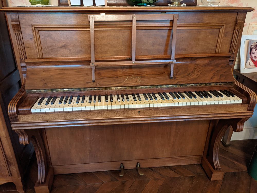 Beau Piano droit ancien J.Hary Instruments de musique