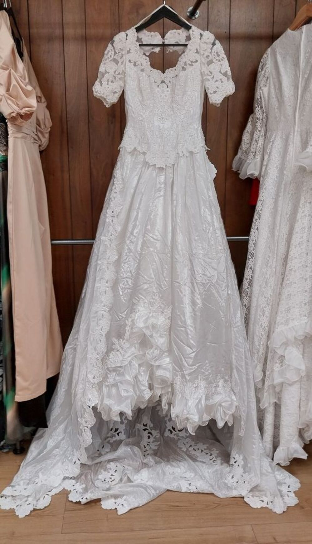 Robe de mari&eacute;e vintage princesse Lohrencel Cassel Vêtements