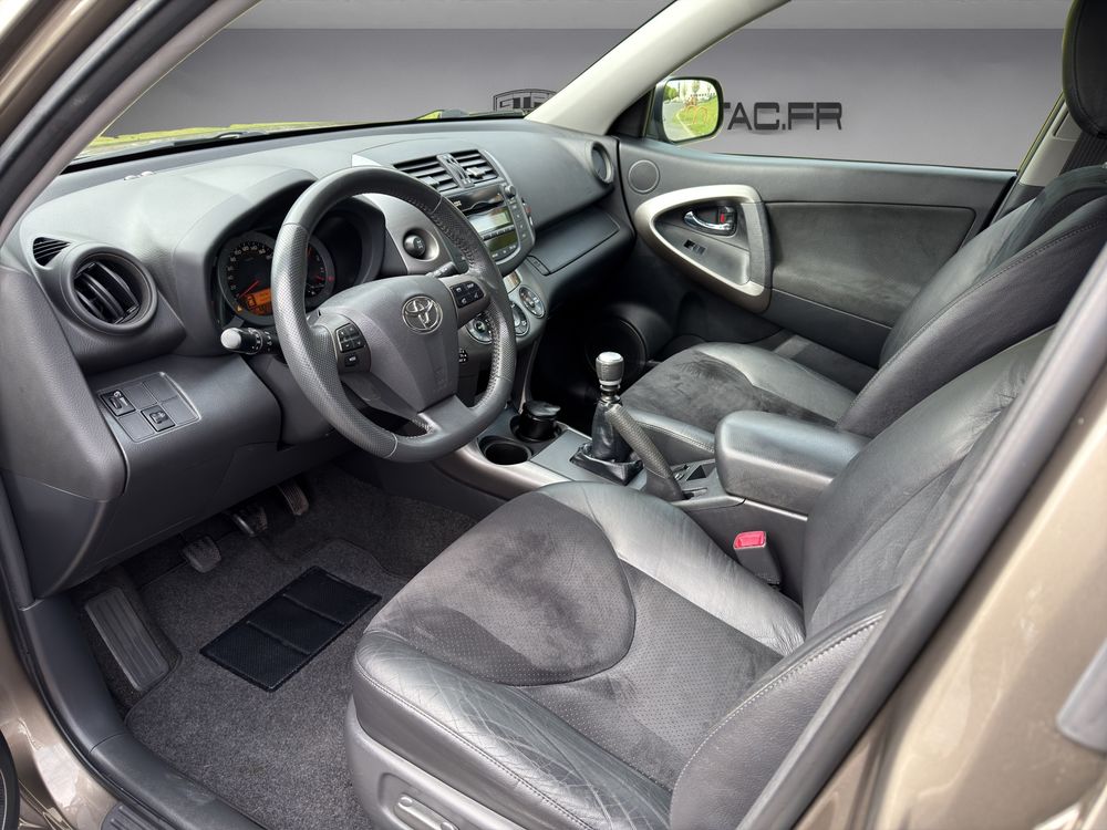 RAV 4 RAV4 150 D-4D 4WD Lounge 2010 occasion 93390 Clichy-sous-Bois