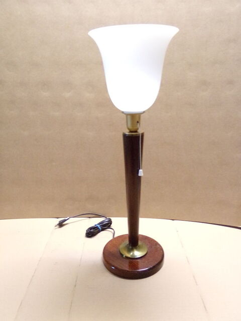 JOLIE LAMPE STYLE MAZDA art d�co vintage avec inter a tirett 135 Marseille 13 (13)