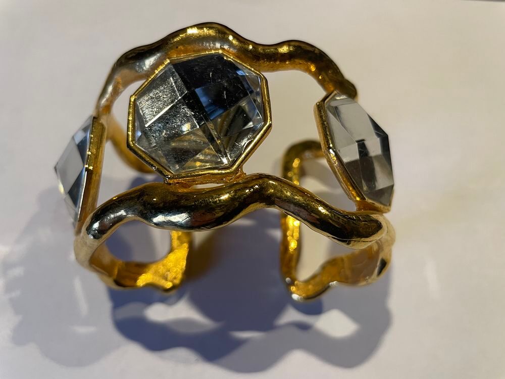 Bracelet rigide dor&eacute; INES DE LA FRESSANGE 3 gros strass Bijoux et montres
