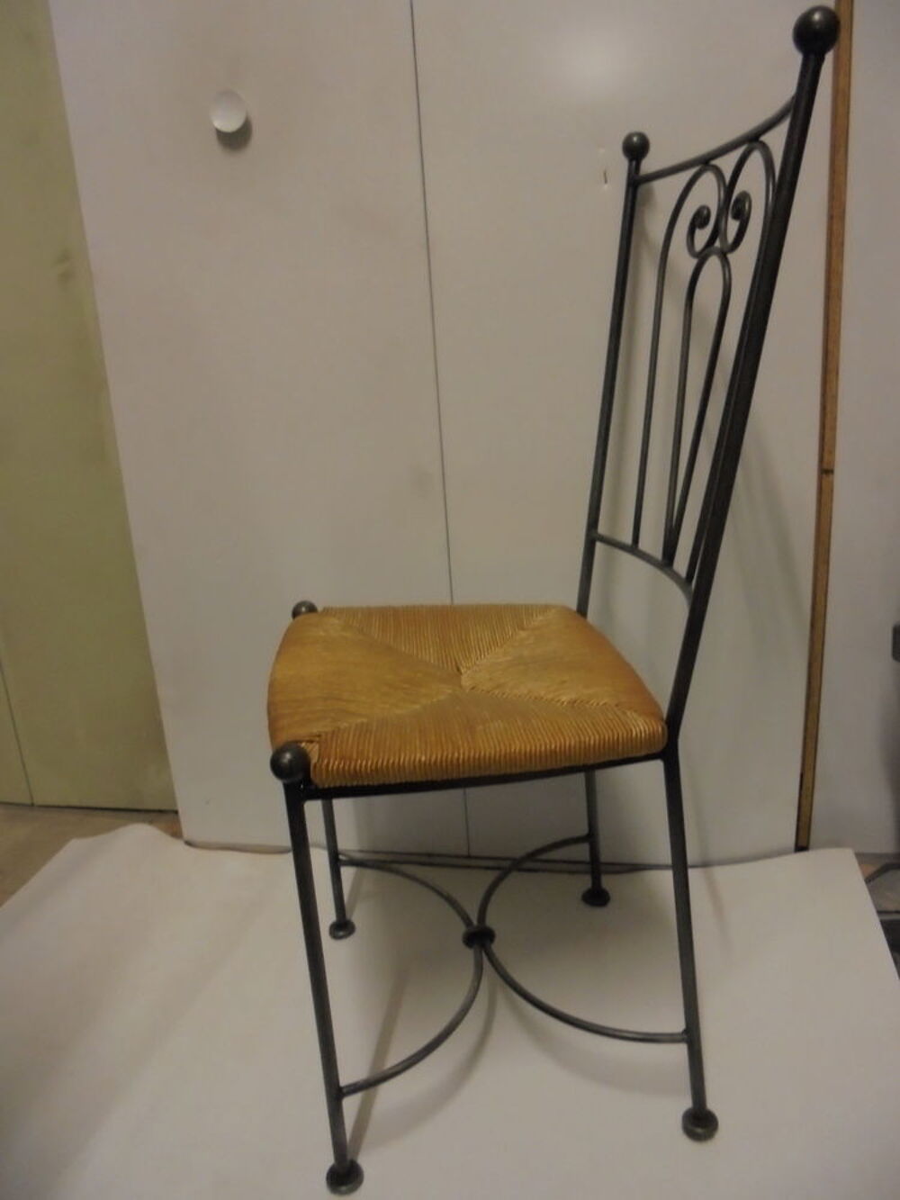 CHAISE FER FORGE ASSISE PAILLAGE Meubles