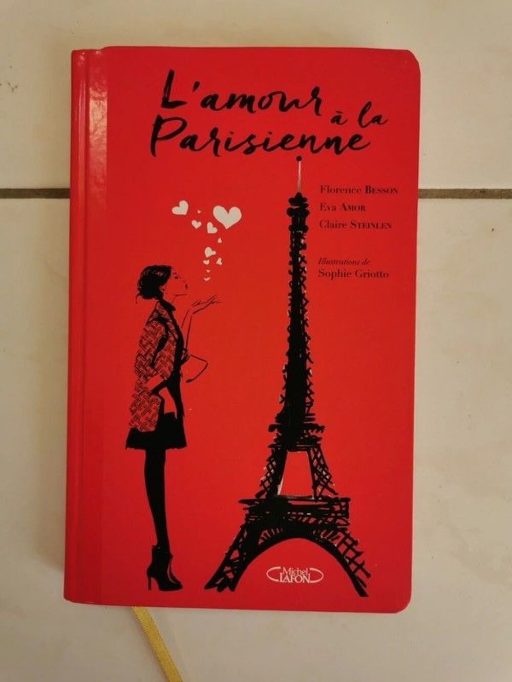 Livre "L'amour &agrave; la parisienne" - 3,00 € Livres et BD