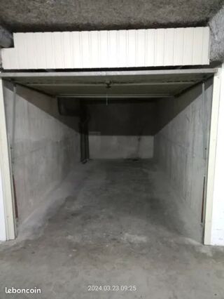  Parking / Garage à louer 12 m²