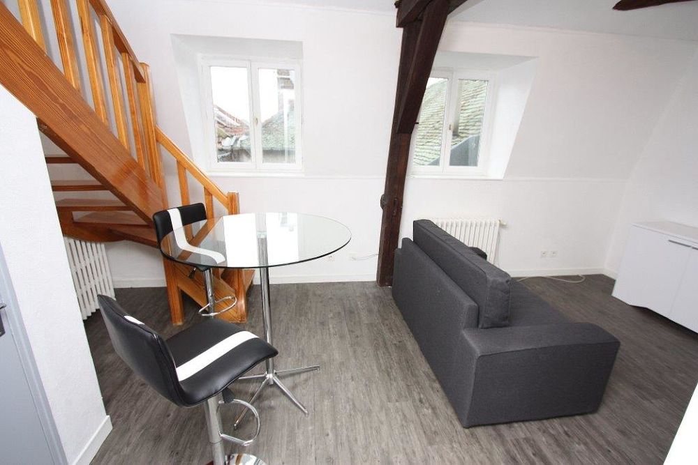 Location Duplex/Triplex A TROYES : Duplex F2 meublé, chauffé Troyes