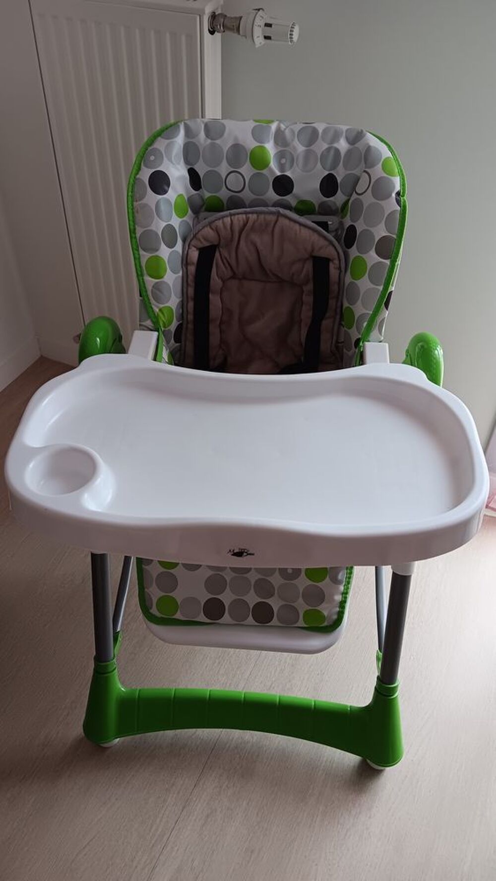 chaise haute Monsieur B&eacute;b&eacute; Puériculture
