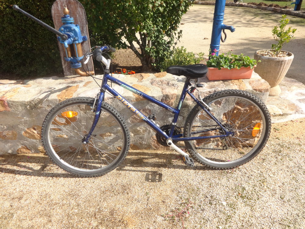 v&eacute;lo VTT junior 
Vélos
