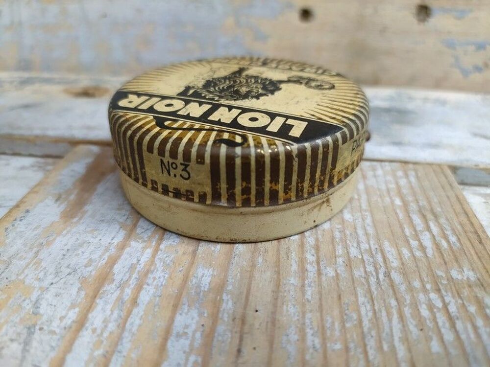Anciennes Boites Publicitaires Cirage Lion Noir 

