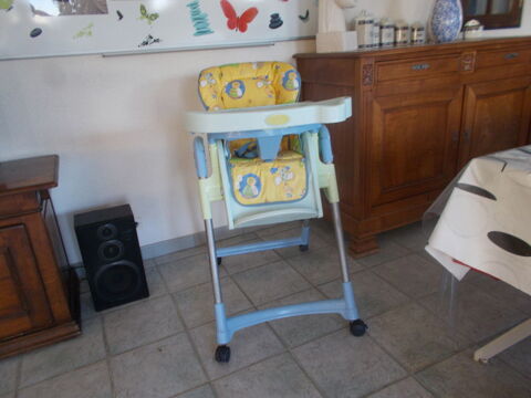 chaise bebe lit parapluie jeux 70 Le Fenouiller (85)